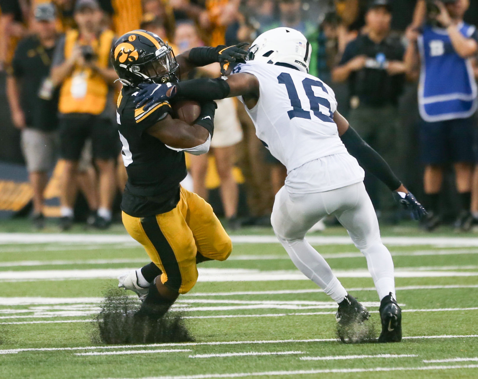 100921-qc-spt-iowa-fball-056